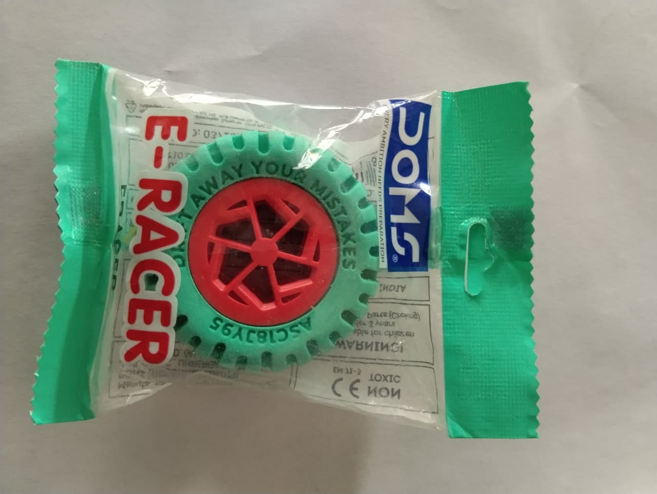 DOMS E-Racer: Wheel-Shaped Erasers