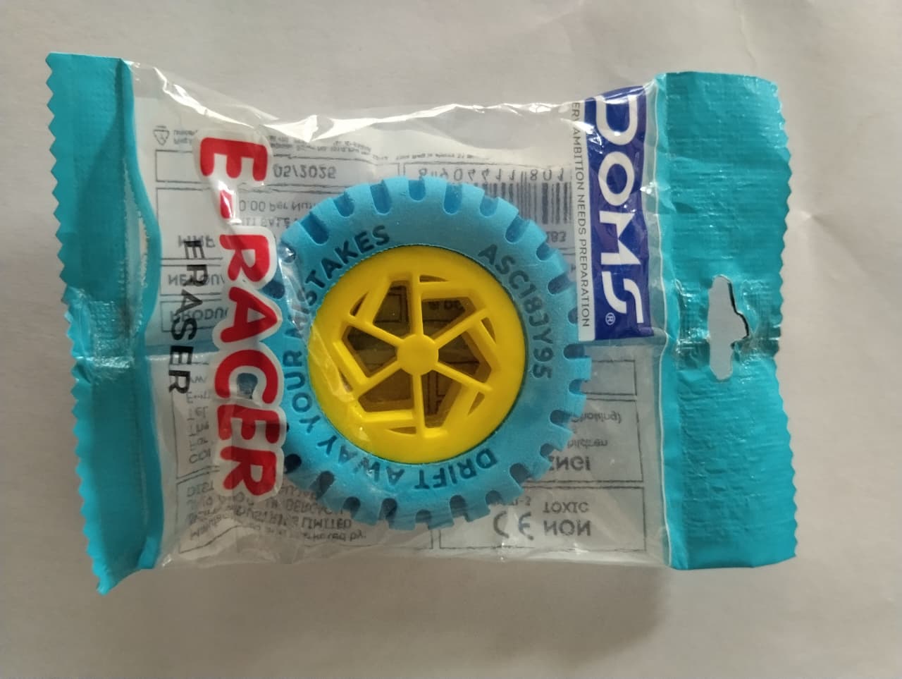 DOMS E-Racer: Wheel-Shaped Erasers